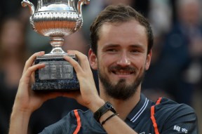 华体会登陆-包含欧洲网球队完胜意大利网球队,梅德韦杰夫惊艳世界的词条