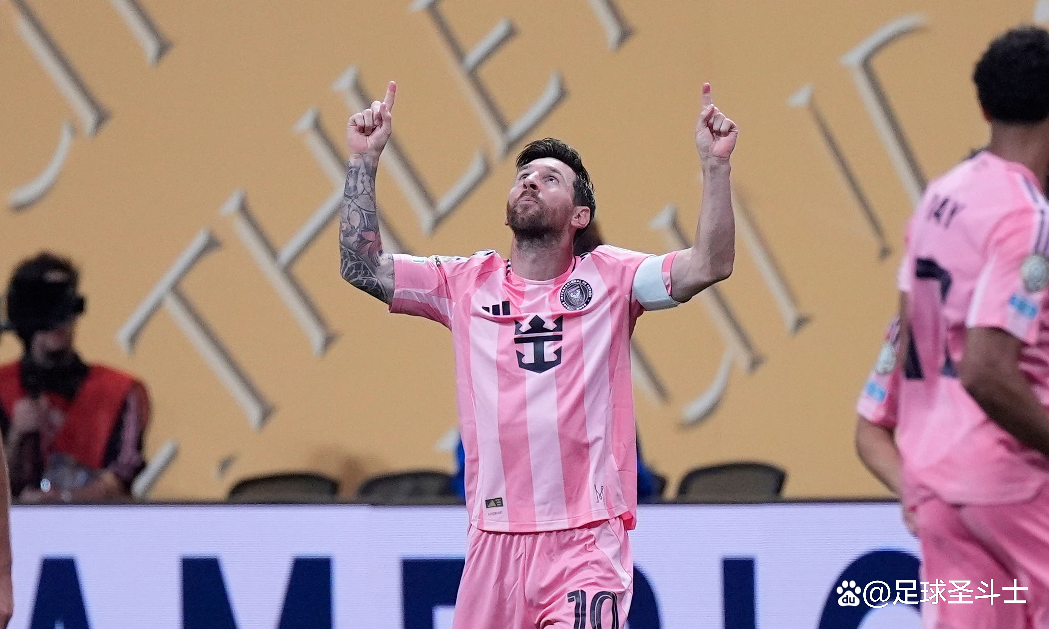 华体会app-切尔西力克本菲卡，梅西补时绝平世界杯  第1张